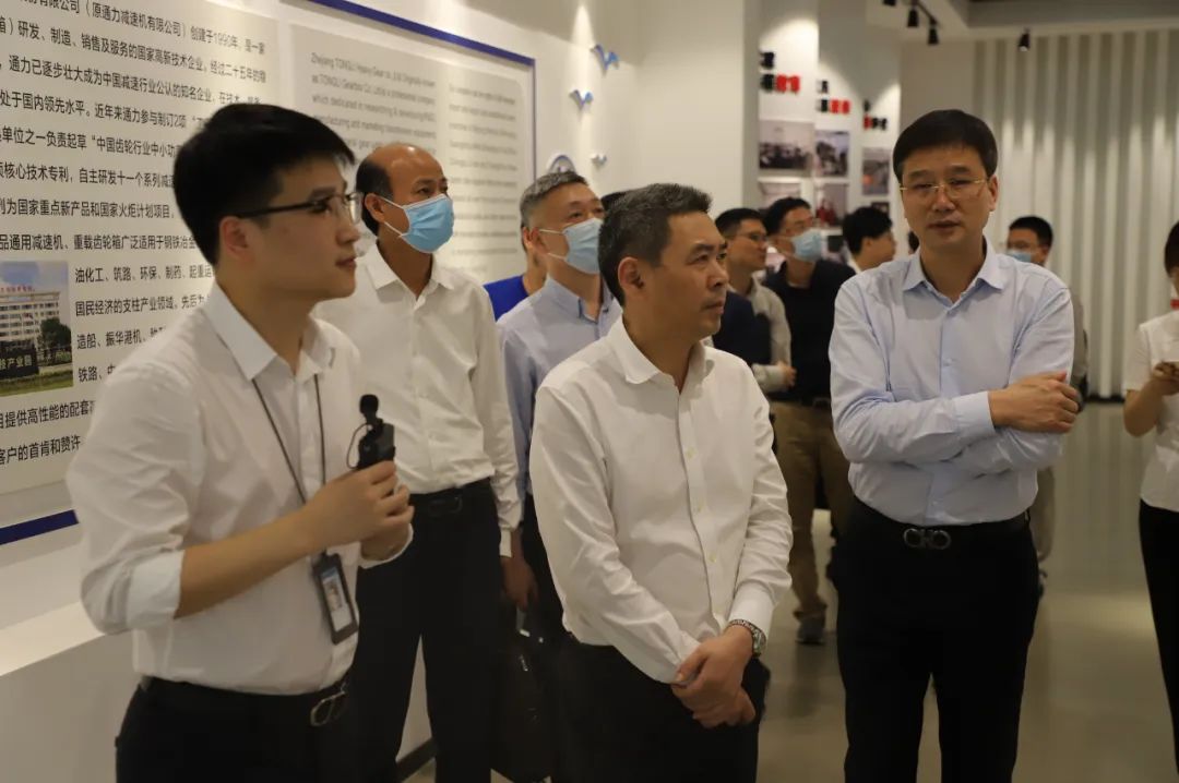 瑞安市人大常委會主任應(yīng)?？艘恍猩W臨通力科技調(diào)研